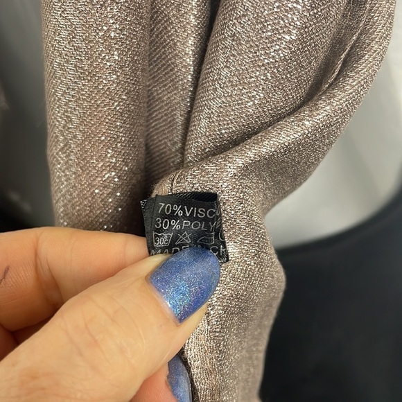 Miss Short Hair Elegant Pink Sparkle Scarf - Picture 6 of 10